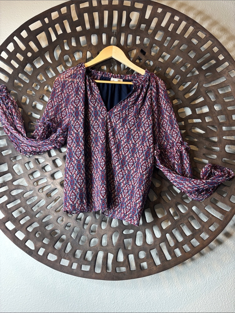 💙 Evereve Printed V Neck Blouse Boho Long Sleeve Lined Women’s Medium 💙